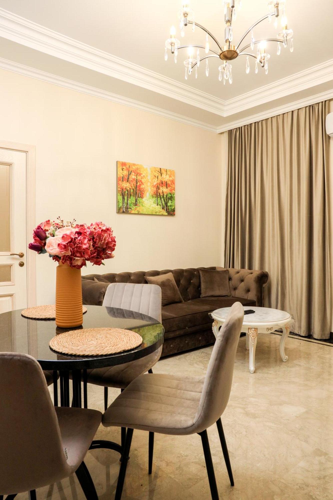 4Elements Apartments - One Br Apartments On Republic Square Erevan Esterno foto