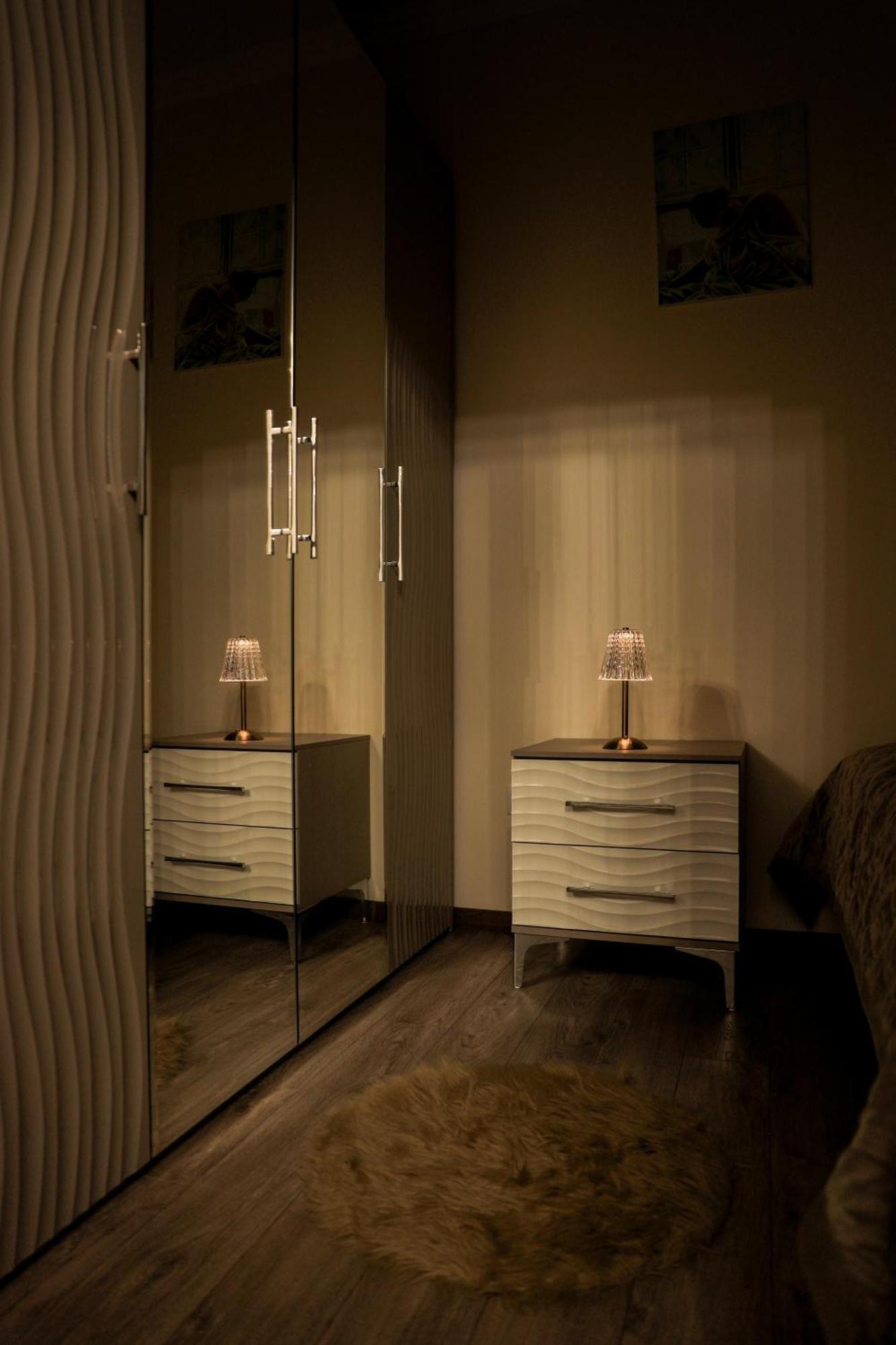 4Elements Apartments - One Br Apartments On Republic Square Erevan Esterno foto