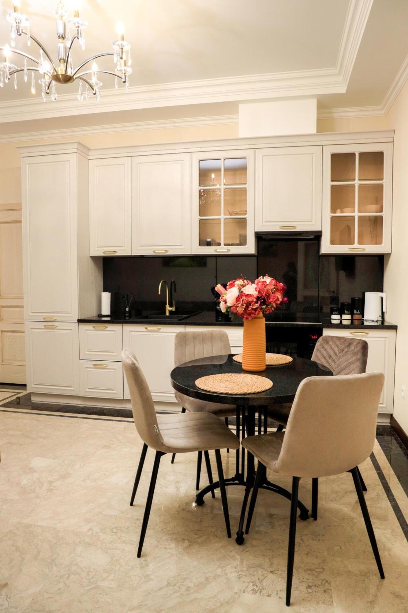 4Elements Apartments - One Br Apartments On Republic Square Erevan Esterno foto