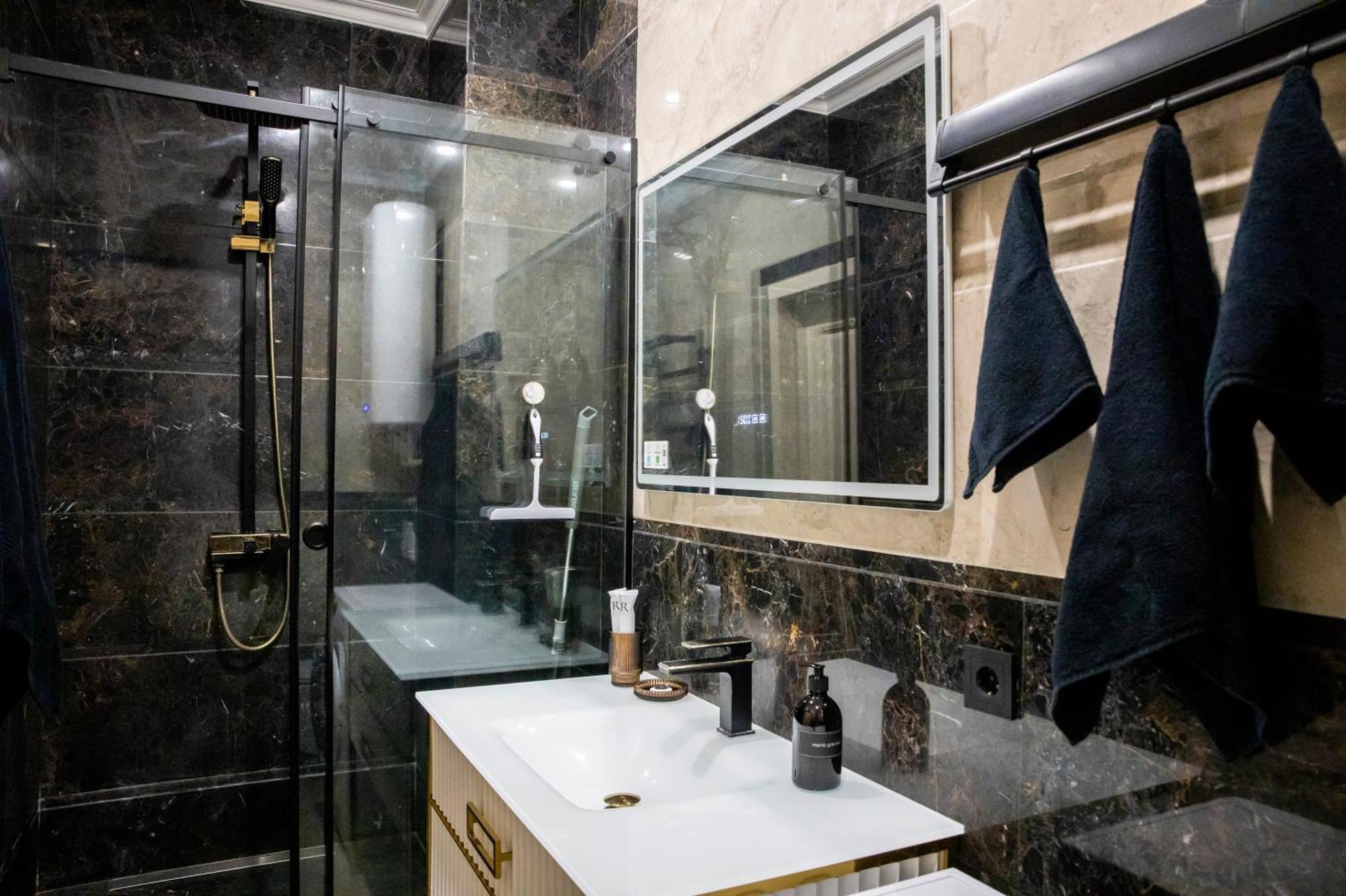 4Elements Apartments - One Br Apartments On Republic Square Erevan Esterno foto